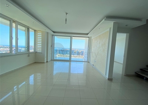 Penthouse with panoramic sea view in Tosmur area