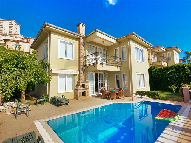 View villa in Kargicak area