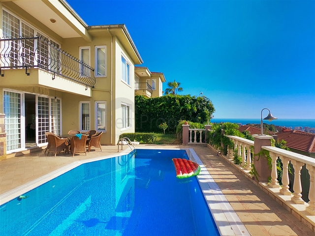 View villa in Kargicak area