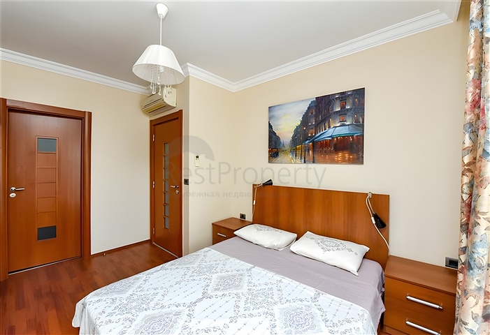 Furnished 2+1 apartment in a complex on the first coastline in the center of Alanya