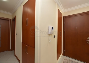 Furnished 2+1 apartment in a complex on the first coastline in the center of Alanya