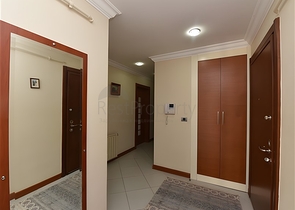 Furnished 2+1 apartment in a complex on the first coastline in the center of Alanya