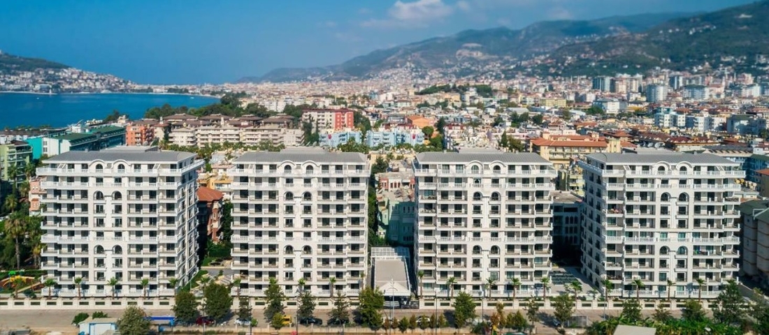 Two-bedroom apartment with Euro renovation, sea view and covered Parking