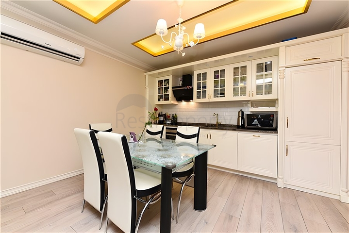 Two-bedroom apartment with Euro renovation, sea view and covered Parking