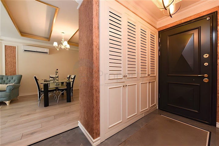 Two-bedroom apartment with Euro renovation, sea view and covered Parking