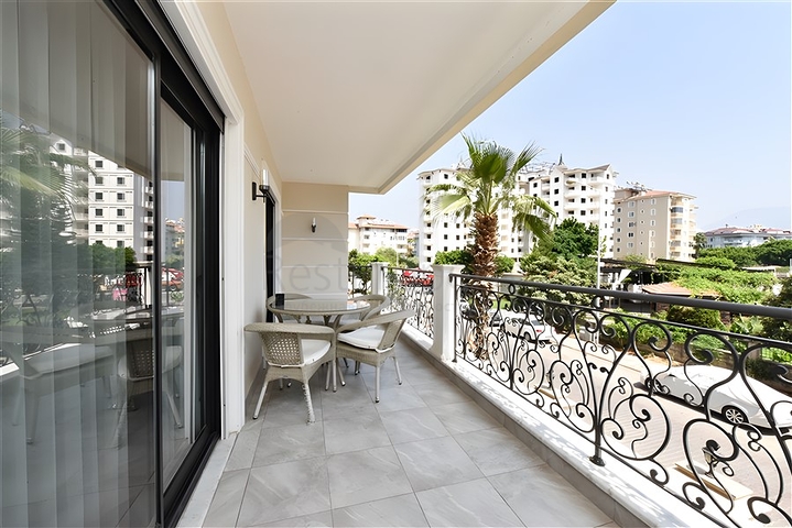 Two-bedroom apartment with Euro renovation, sea view and covered Parking