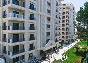 Two-bedroom apartment with Euro renovation, sea view and covered Parking