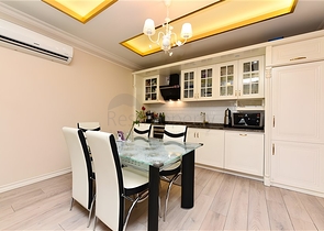 Two-bedroom apartment with Euro renovation, sea view and covered Parking