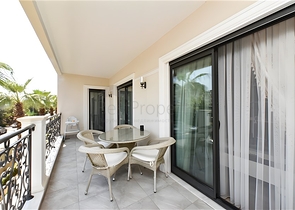 Two-bedroom apartment with Euro renovation, sea view and covered Parking