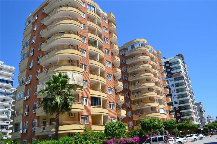 Spacious 2+1 apartment in the popular area of Mahmutlar