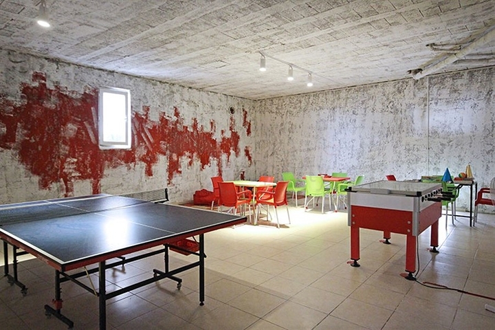 4+1 penthouse with designer renovation and stunning sea views