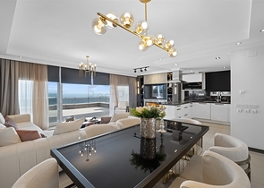 4+1 penthouse with designer renovation and stunning sea views