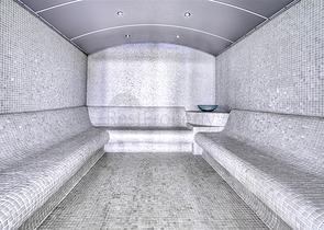 4+1 penthouse with designer renovation and stunning sea views