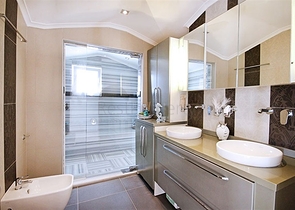 4+1 penthouse with designer renovation and stunning sea views