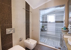 4+1 penthouse with designer renovation and stunning sea views