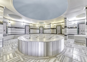 4+1 penthouse with designer renovation and stunning sea views