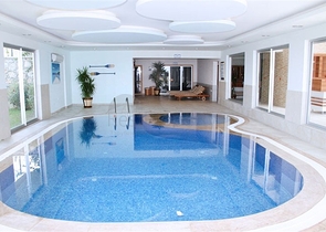 4+1 penthouse with designer renovation and stunning sea views