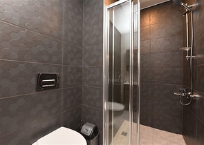 A 2+1 apartment in a residence with a hotel management system