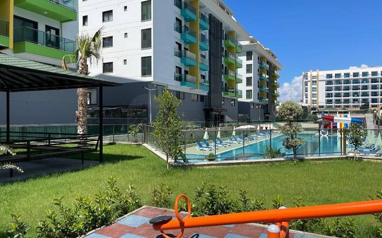 1+1 apartment in Kargicak area 200m from the sea