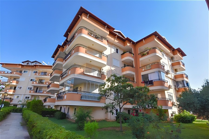 Spacious 2+1 apartment by the sea in the central area of Oba