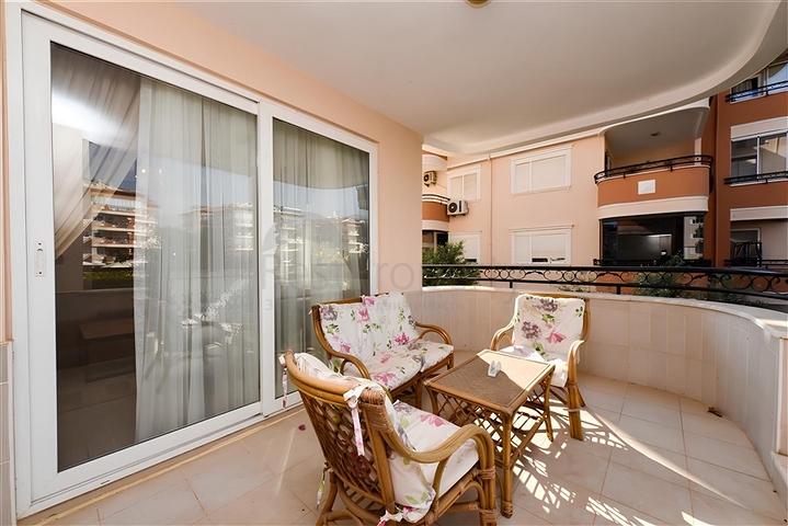 Spacious 2+1 apartment by the sea in the central area of Oba