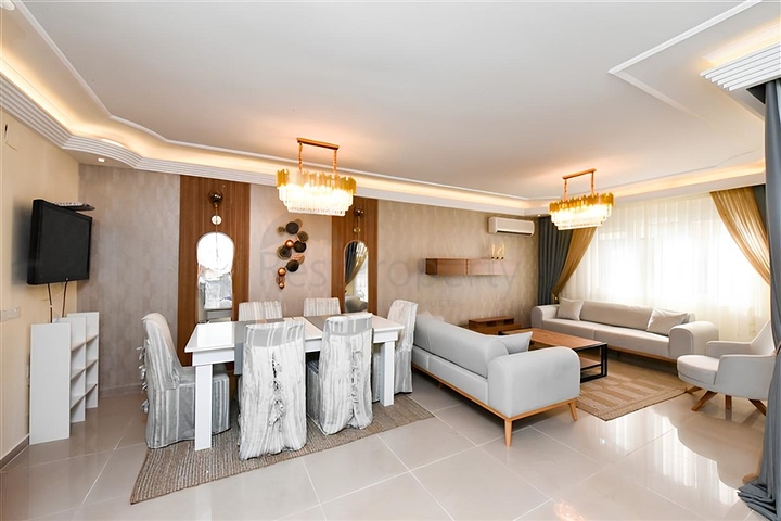 Spacious 2+1 apartment by the sea in the central area of Oba