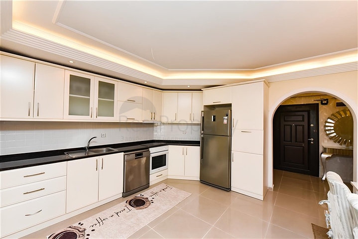 Spacious 2+1 apartment by the sea in the central area of Oba