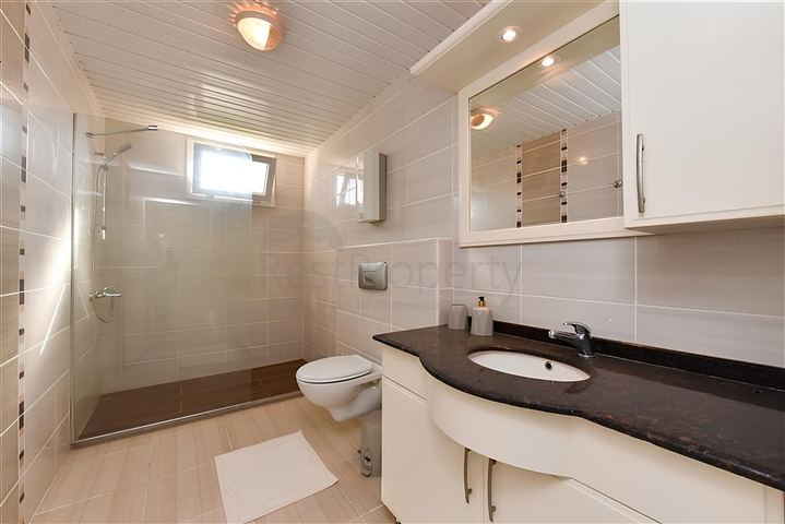 Spacious 2+1 apartment by the sea in the central area of Oba