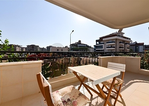 Spacious 2+1 apartment by the sea in the central area of Oba