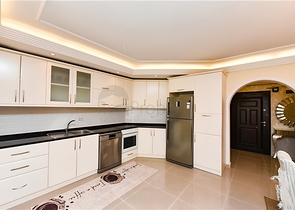 Spacious 2+1 apartment by the sea in the central area of Oba