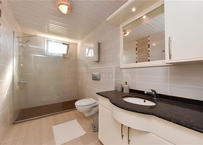 Spacious 2+1 apartment by the sea in the central area of Oba