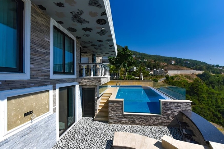 Furnished 3+2 villa in Bektash area