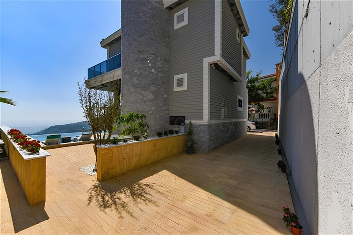 Furnished 3+2 villa in Bektash area