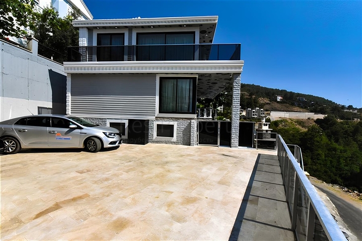 Furnished 3+2 villa in Bektash area