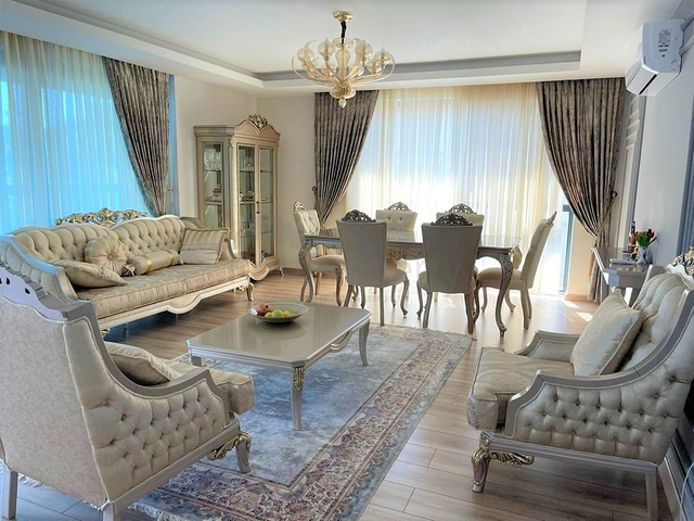 Spacious penthouse in the Mahmutlar area, 400 meters from the sea