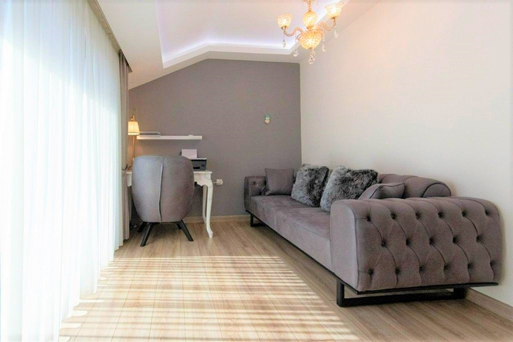 Spacious penthouse in the Mahmutlar area, 400 meters from the sea