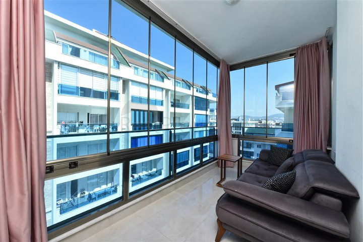 Luxury 4+1 penthouse in the popular area of Mahmutlar