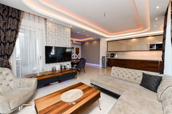 Luxury 4+1 penthouse in the popular area of Mahmutlar