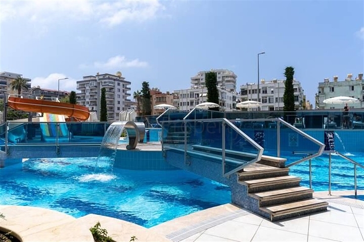 Luxury 4+1 penthouse in the popular area of Mahmutlar