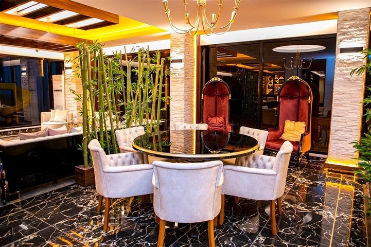 Luxury 4+1 penthouse in the popular area of Mahmutlar