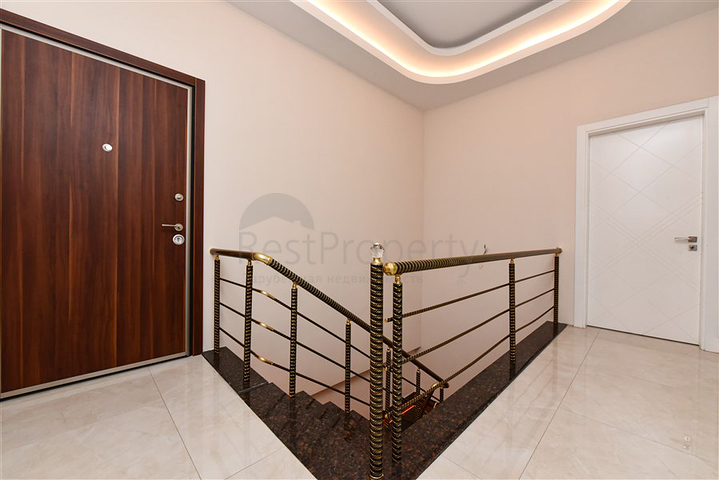 Luxury 4+1 penthouse in the popular area of Mahmutlar