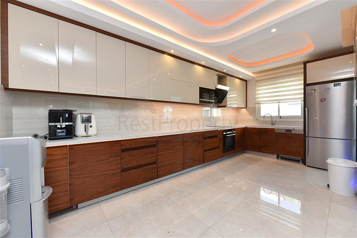 Luxury 4+1 penthouse in the popular area of Mahmutlar