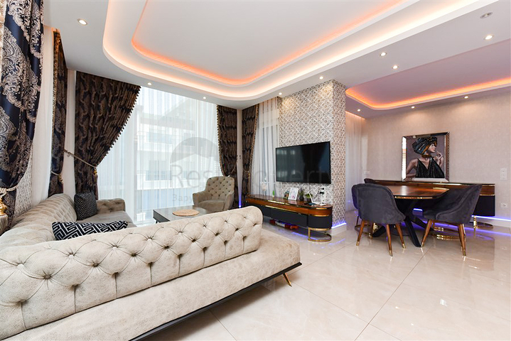 Luxury 4+1 penthouse in the popular area of Mahmutlar