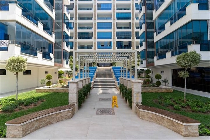 Luxury 4+1 penthouse in the popular area of Mahmutlar