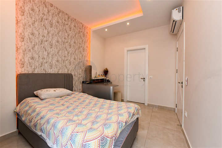 Luxury 4+1 penthouse in the popular area of Mahmutlar