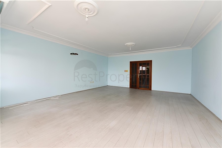 Spacious 3+1 apartment in the center of Alanya