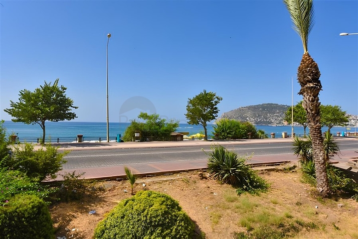 Spacious 3+1 apartment in the center of Alanya