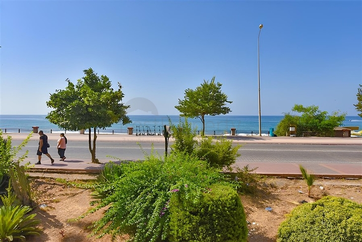 Spacious 3+1 apartment in the center of Alanya