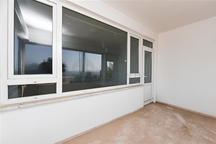 Spacious 3+1 apartment in the center of Alanya