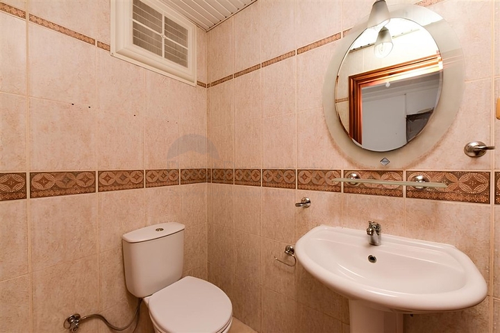 Spacious 3+1 apartment in the center of Alanya